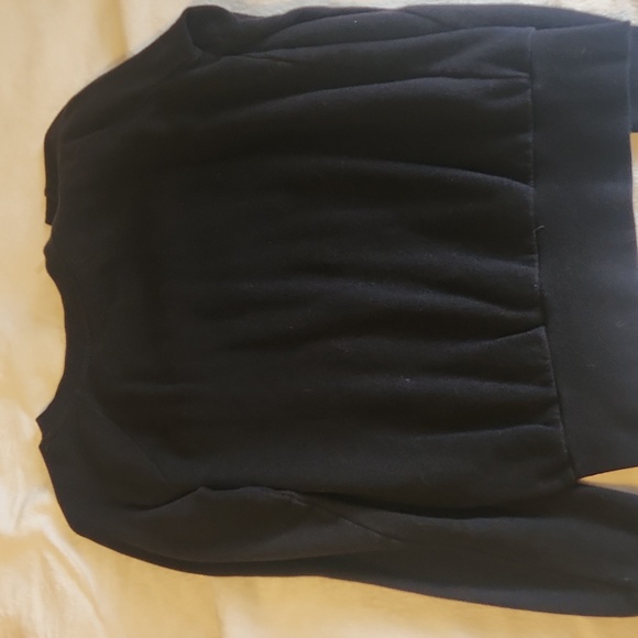 Black top with zipper accent size small - Picture 3 of 4